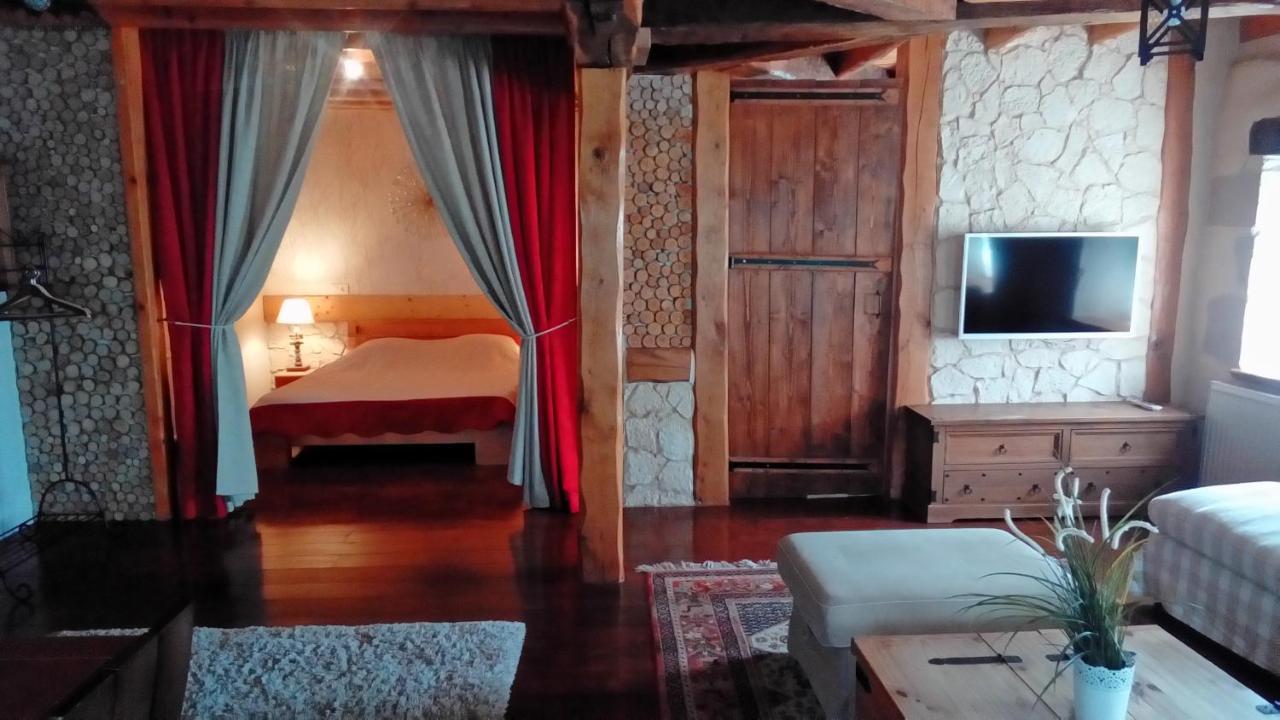 Le Domaine Des Papillons Hotel Beaujeu-Saint-Vallier-et-Pierrejux Kültér fotó