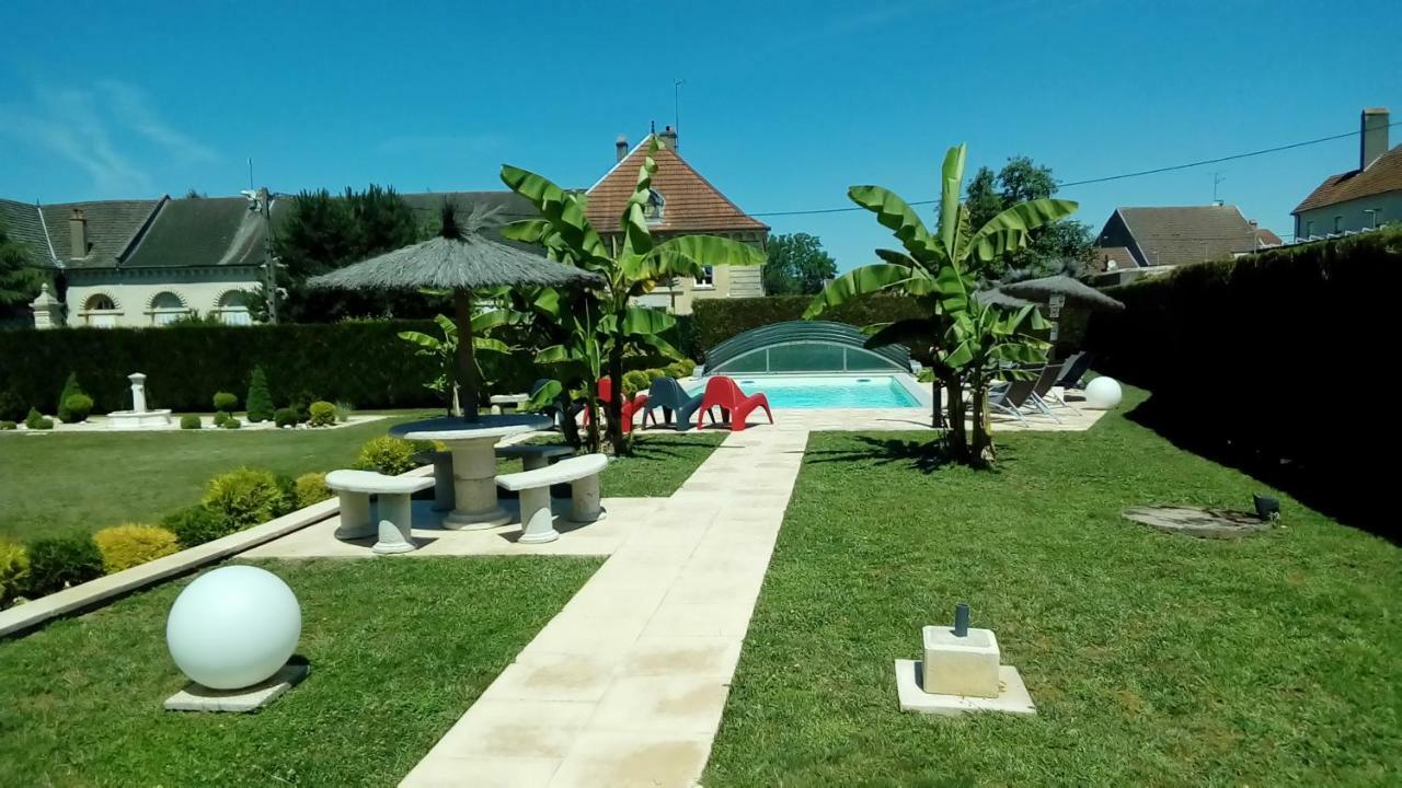 Le Domaine Des Papillons Hotel Beaujeu-Saint-Vallier-et-Pierrejux Kültér fotó